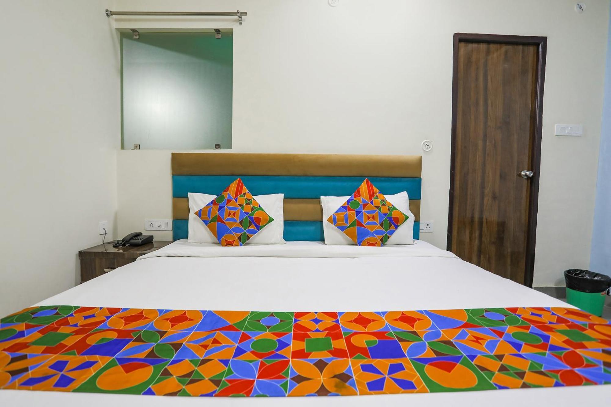 Fabhotel Sm Palace Chinhat Exterior photo