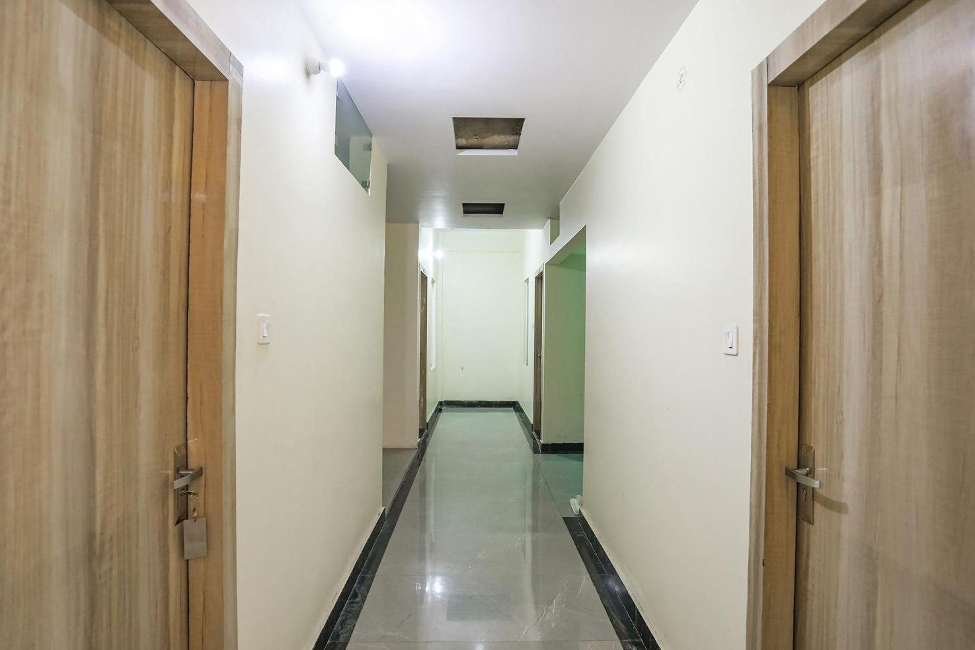 Fabhotel Sm Palace Chinhat Exterior photo