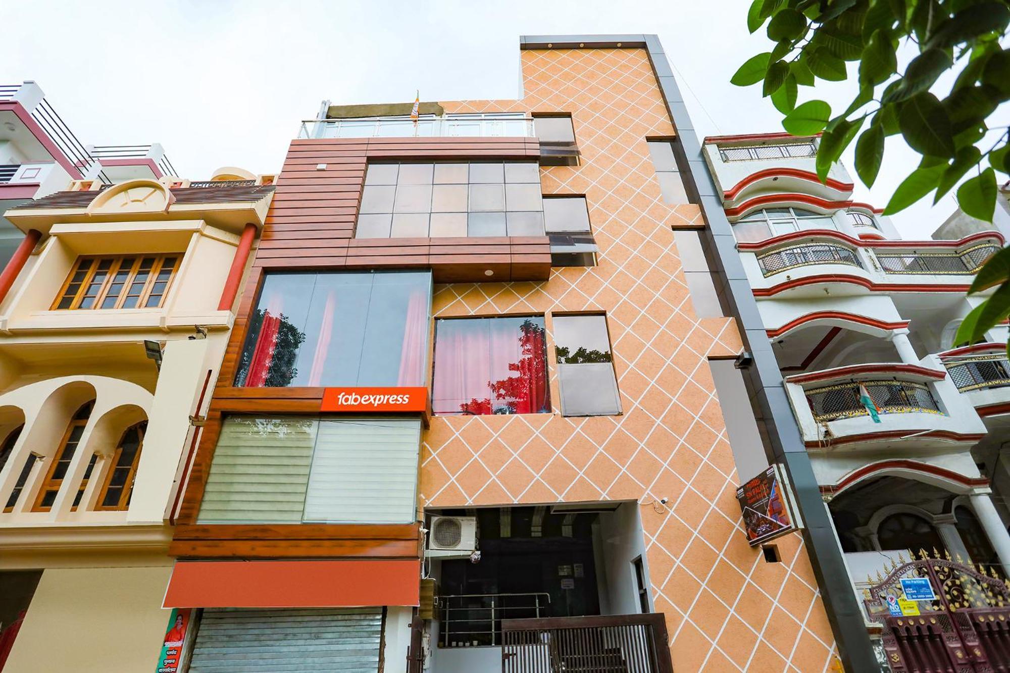 Fabhotel Sm Palace Chinhat Exterior photo